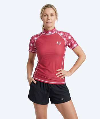Watery UV tröja för dam - Aiko Kortärmad Rashguard - Rosa/mörkröd